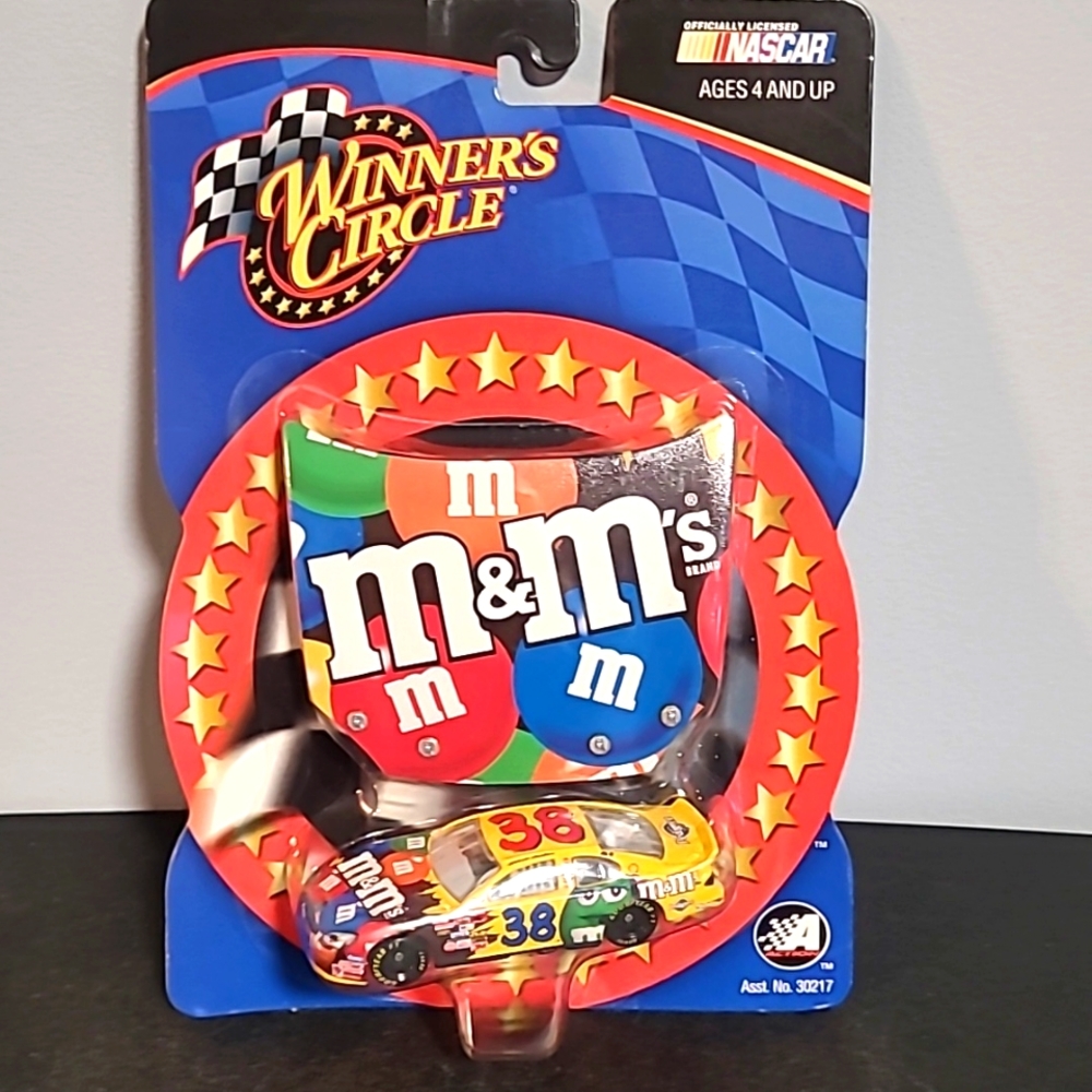 Nascar Winners Circle 1:64 Scale Die-Cast Car & Hood #38 Elliott Sadler M&M's